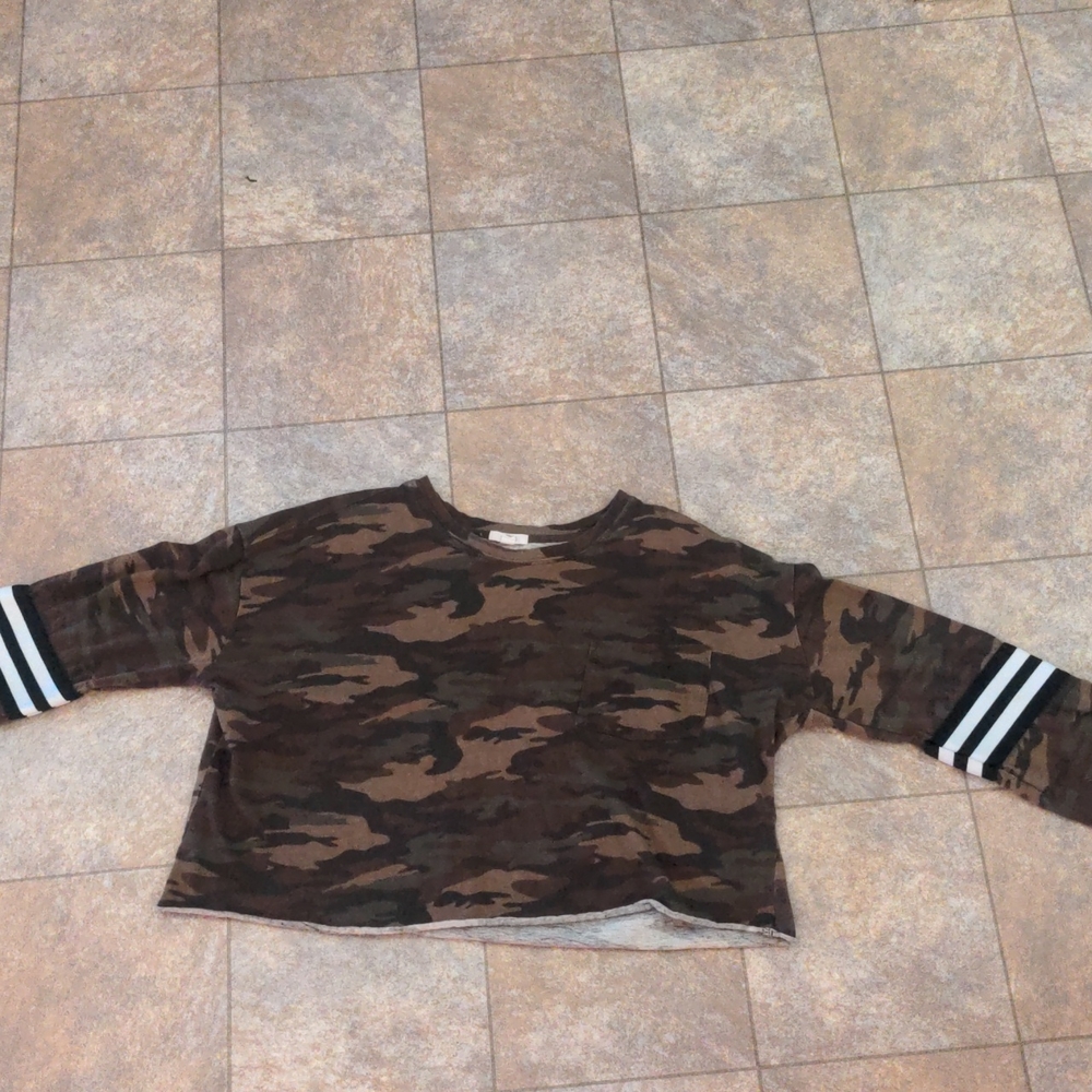 Camo crop